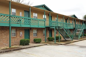 Exterior - Keen Living Apartment (Huntsville)