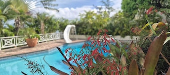 Beautiful 1-bedroom apartment in Frigate Bay with Caribbean View and pool