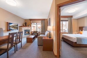 1 bedroom, in-room safe, iron/ironing board, free WiFi - Canmore 1BR Suite | Full Kitchen + Fireplace (Canmore)