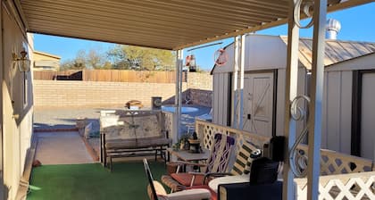 Roomy 2 bedroom home with Az.room. WiFi, Hi-Fi, Air Condition playhouse in Yuma
