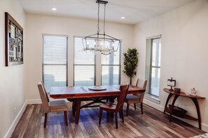Dining - Brand new Paris spacious home (Paris)