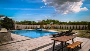 A heated pool - Modern Farm Estate Close to Six Flags and Vineyards! (Upper Freehold)