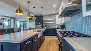 Fridge, microwave, oven, dishwasher - Modern Farm Estate Close to Six Flags and Vineyards! (Upper Freehold)