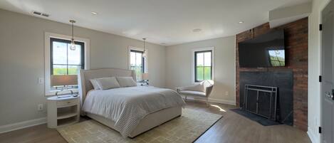 5 Schlafzimmer, Schreibtisch, Bügeleisen/Bügelbrett, kostenloses WLAN