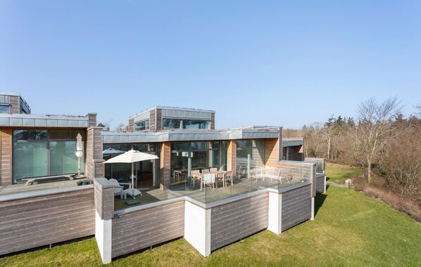 تناول الطعام بالخارج