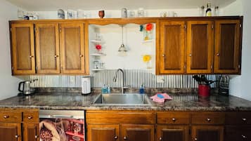 Micro-ondas, fogão, cooktop, lava-louças