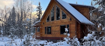 Beautiful Log Home with Access to the Kenai River