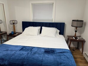 3 chambres, bureau, fer et planche à repasser, lit parapluie