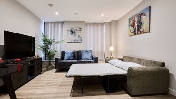 2 bedrooms, iron/ironing board, travel cot, WiFi