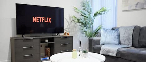 Smart-tv och bordsfotboll