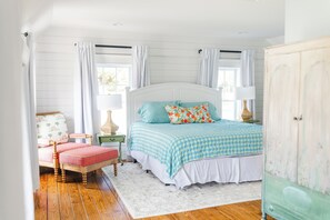 3 slaapkamers, een strijkplank/strijkijzer, wifi, beddengoed