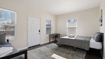 2 bedrooms, desk, iron/ironing board, travel crib