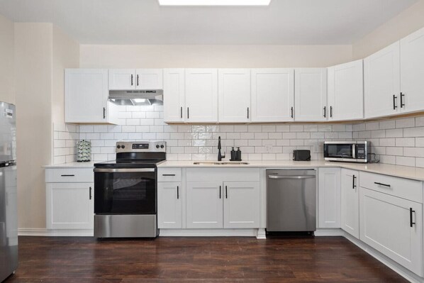 Fridge, microwave, oven, dishwasher