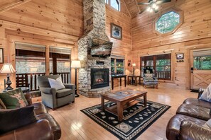 テレビ、暖炉、テレビゲーム