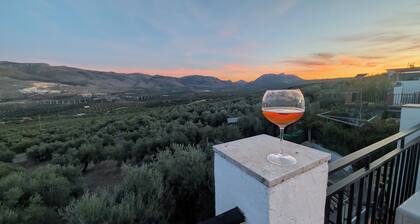 Escape & relaxation in the real Spain!
Amazing mountain vistas, pool with views