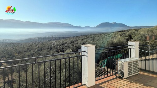 Escape & relaxation in the real Spain!
Amazing mountain vistas, pool with views
