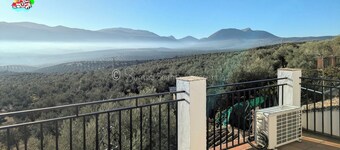 Escape & relaxation in the real Spain!
Amazing mountain vistas, pool with views