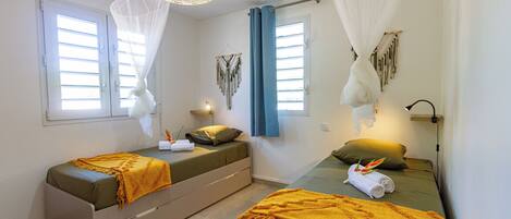 2 bedrooms, iron/ironing board, WiFi, bed sheets