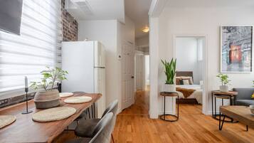 3 Schlafzimmer, Schreibtisch, Bügeleisen/Bügelbrett, kostenloses WLAN