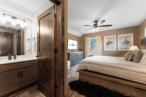 2 slaapkamers, een strijkplank/strijkijzer, gratis wifi, beddengoed
