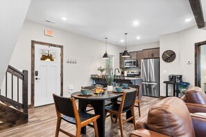 Dining - Cabin with Pond View, Private Hot Tub, Indoor Pools & Free Attraction Tickets (Hollister)