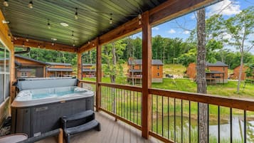 Bain à remous extérieur
