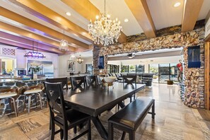 Dining - Hacienda Mar Y Sol – Waterfront Pool, Outdoor Kitchen, Hot Tub & Luxury Coastal Escape (Indian Rocks Beach)