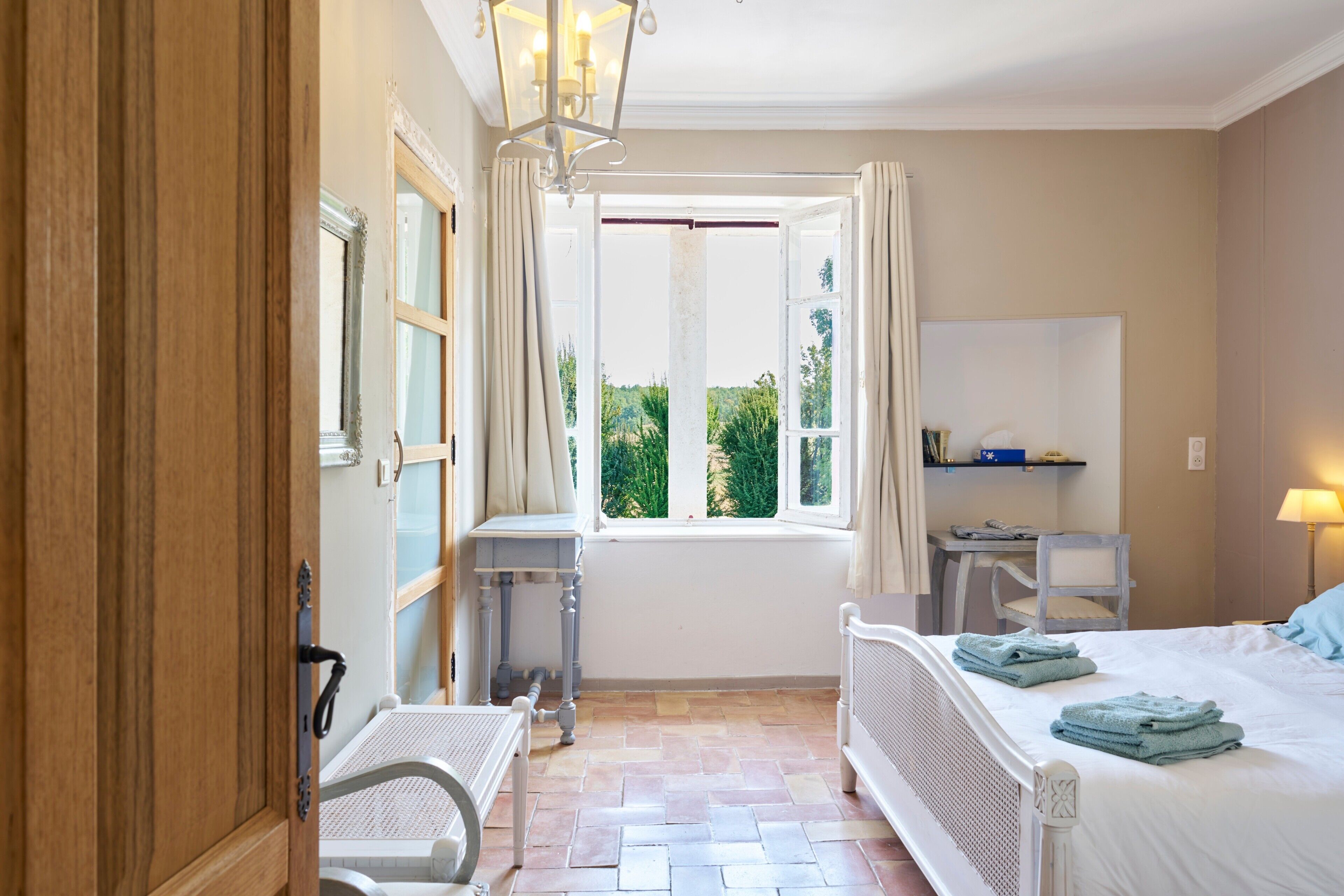 7 bedrooms, iron/ironing board, free WiFi, bed sheets