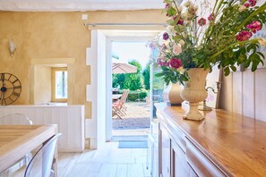 Dining - Holiday Home – Large Bastide in Chapdeuil, Heated Pool & Comfort for 16 Guests (Chapdeuil)