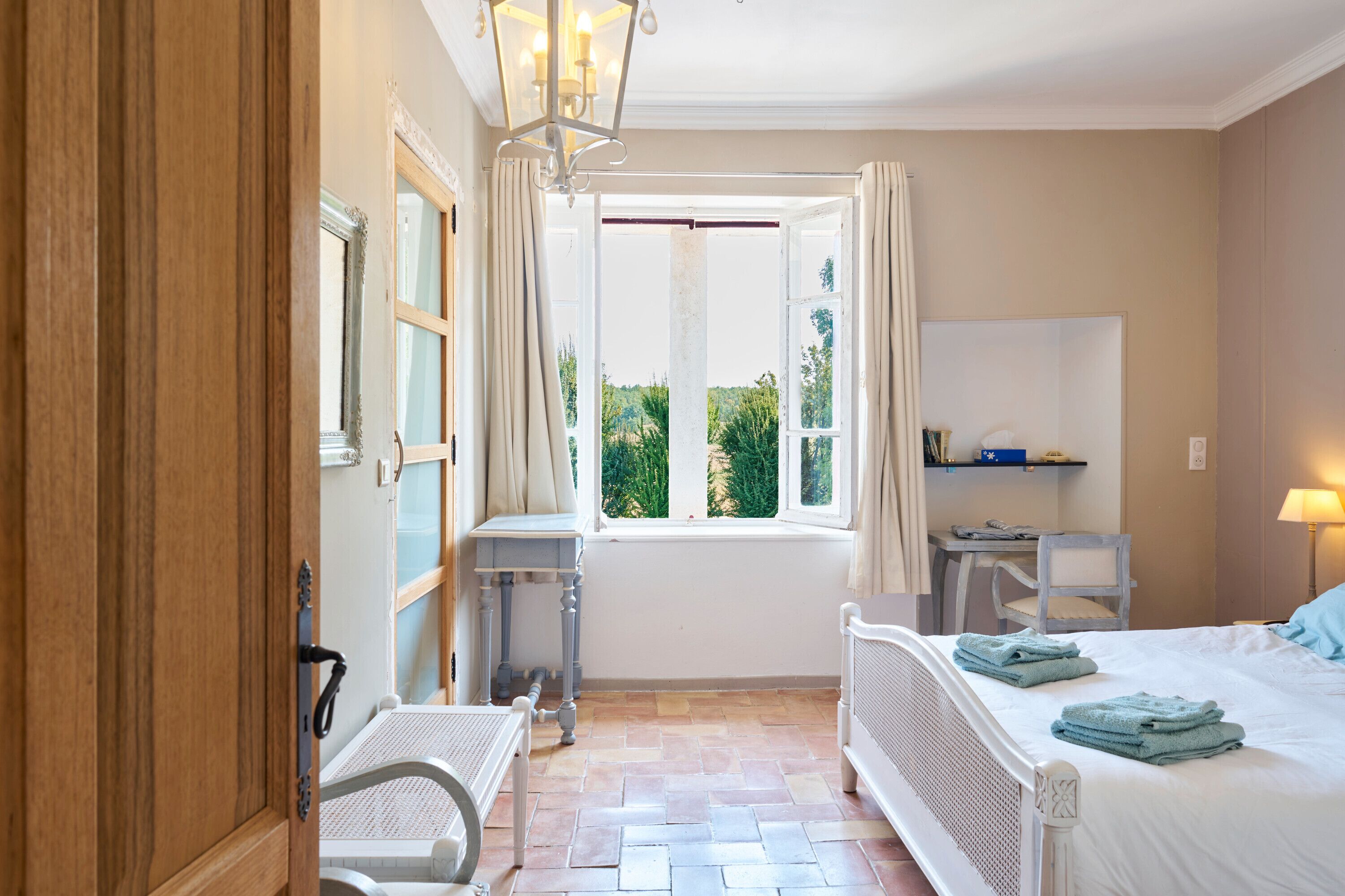 7 chambres, fer et planche à repasser, Wi-Fi gratuit, draps fournis