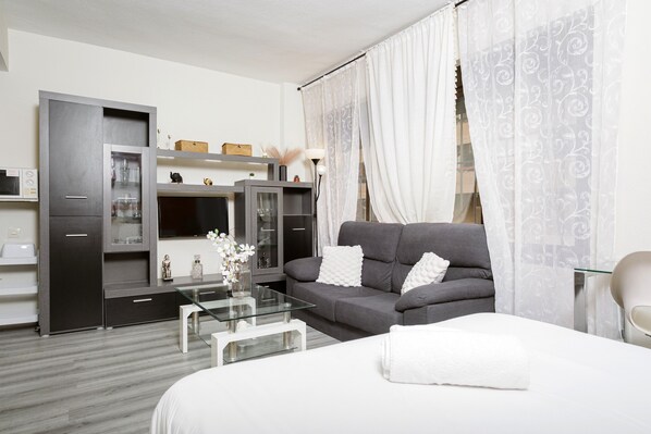 1 bedroom, free WiFi, bed sheets