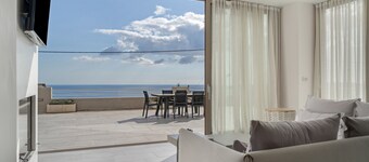 Villa 'Ethereal' with Sea View, Wi-Fi and Air Conditioning