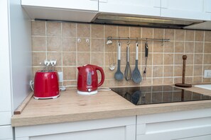 Refrigerador, horno, parrilla de estufa y lavavajillas
