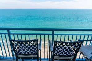 Property grounds - Beautiful Renovated 2 Bedroom Condo with Direct Ocean Views! Paradise 1907 (Myrtle Beach)