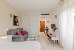 1 bedroom, iron/ironing board, free WiFi, bed sheets