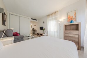 1 Schlafzimmer, Bügeleisen/Bügelbrett, kostenloses WLAN, Bettwäsche