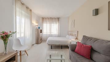 1 slaapkamer, een strijkplank/strijkijzer, gratis wifi, beddengoed