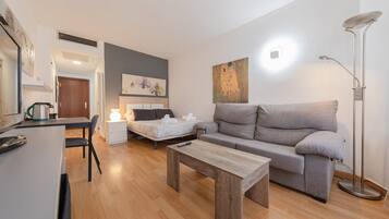 1 habitación, tabla de planchar con plancha, wifi gratis y ropa de cama