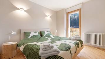 Free WiFi, bed sheets, wheelchair access