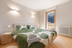 Free WiFi, bed sheets, wheelchair access