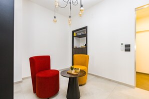 Lobby - Room 'Bengala' with Shared Garden, Wi-Fi and Air Conditioning (Brolo)