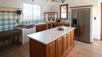 Frigorífic, microones, forn i rentaplats