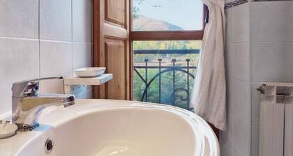 Holiday Home 'El Refugio De Valporquero' with Lake View, Private Terrace and Wi-Fi