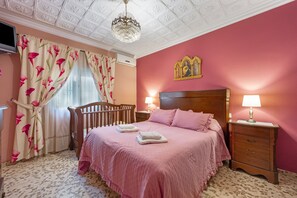 3 sovrum, strykjärn/strykbräda och sängkläder