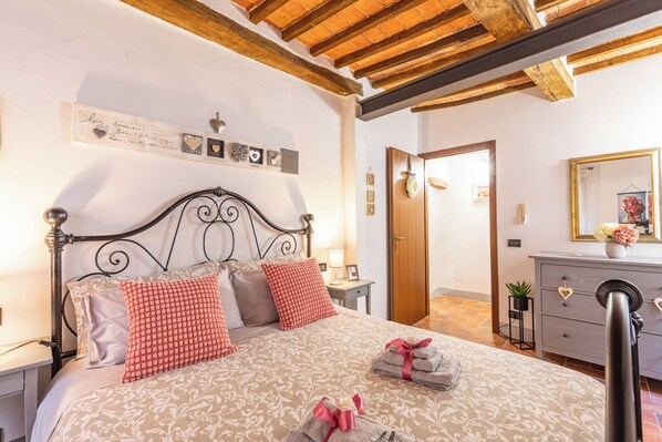 1 chambre, fer et planche à repasser, Wi-Fi gratuit, draps fournis