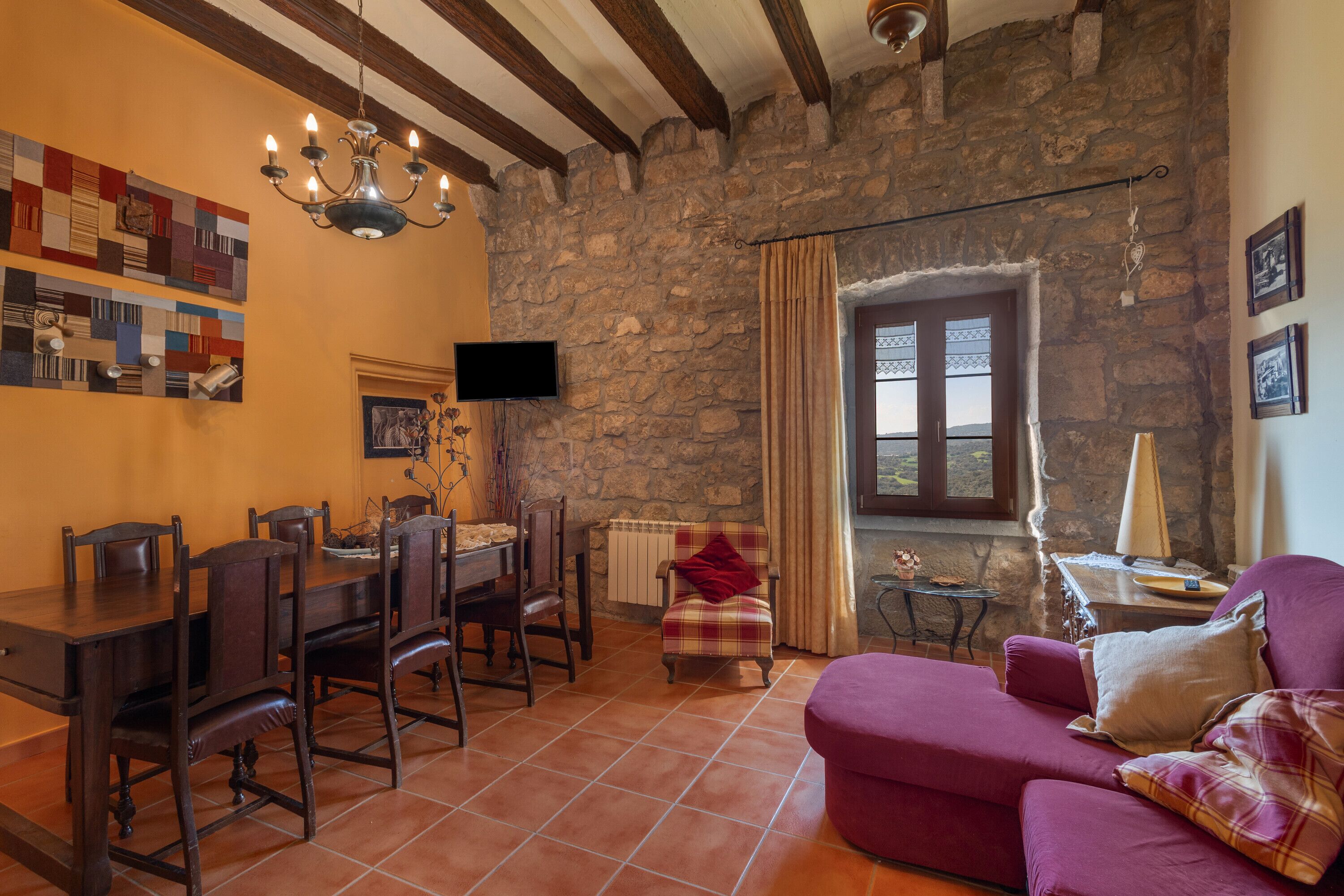 Fernseher, Kamin, DVD-Player, Tischtennisplatte