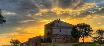 Country House 'Masia Manonelles' with Private Pool, Terrace & Air Conditioning