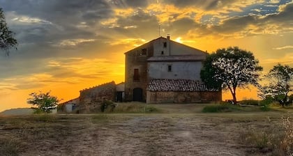 Country House 'Masia Manonelles' with Private Pool, Terrace & Air Conditioning