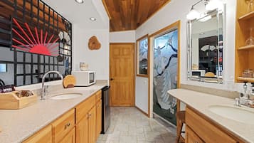 Towels, soap, toilet paper
