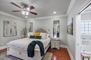 5 bedrooms, desk, iron/ironing board, travel cot